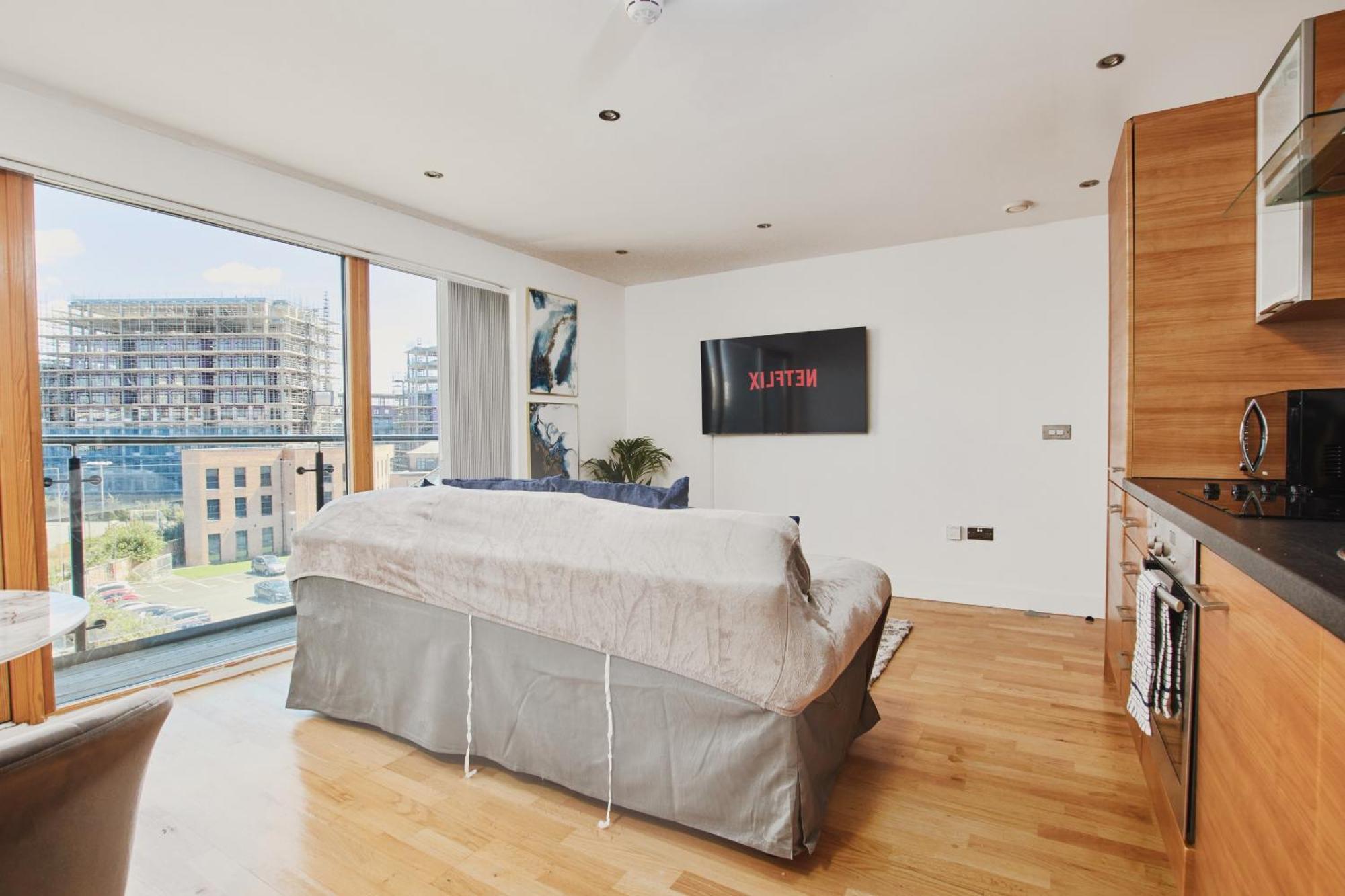 King Deluxe City Apt Large Space& Free Parking! No Balcony Leeds  Exterior photo