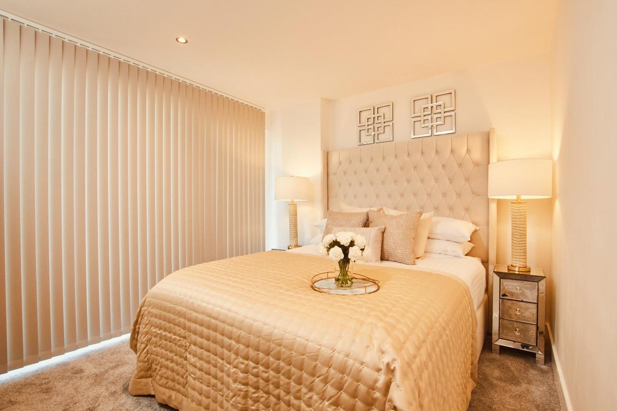King Deluxe City Apt Large Space& Free Parking! No Balcony Leeds  Exterior photo